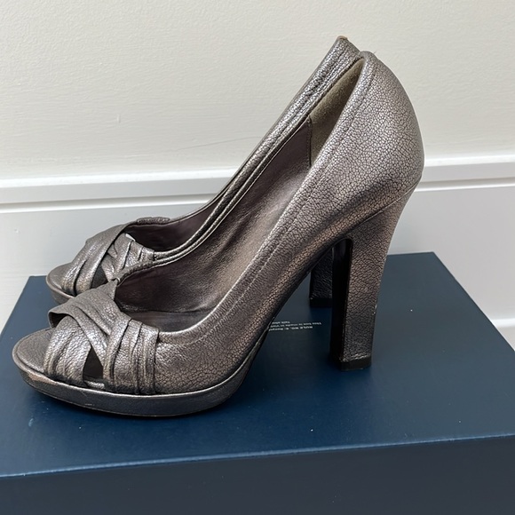 Cole Haan heels, metallic, platform size 7 - Picture 2 of 3